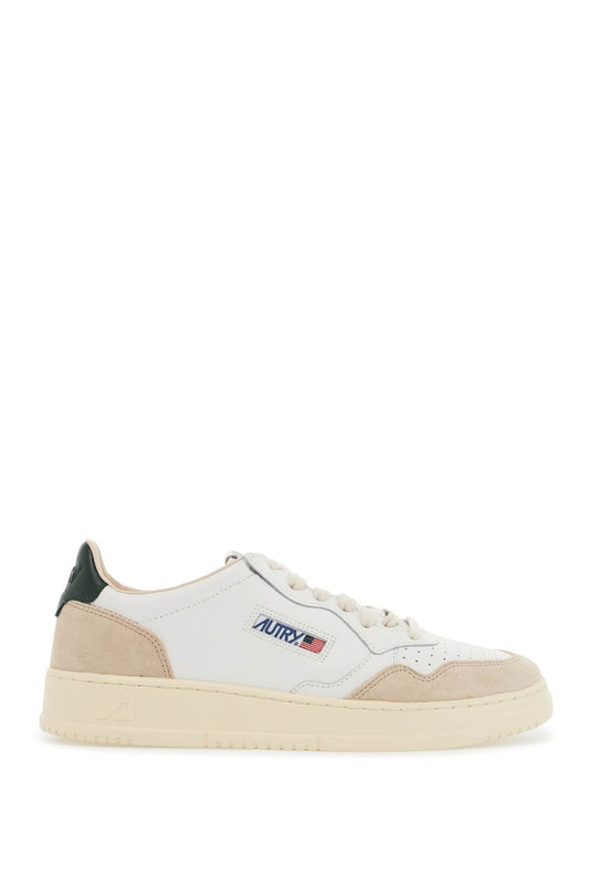 Autry leather medalist low sneakers